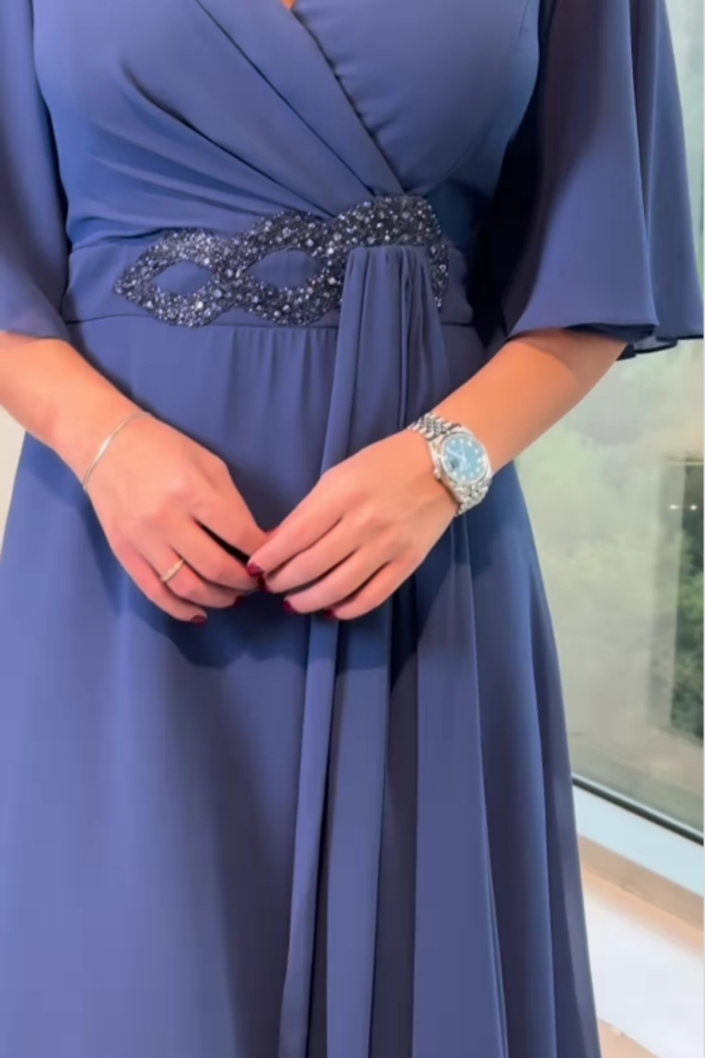 Vanessa | Refined V-neck maxi dress