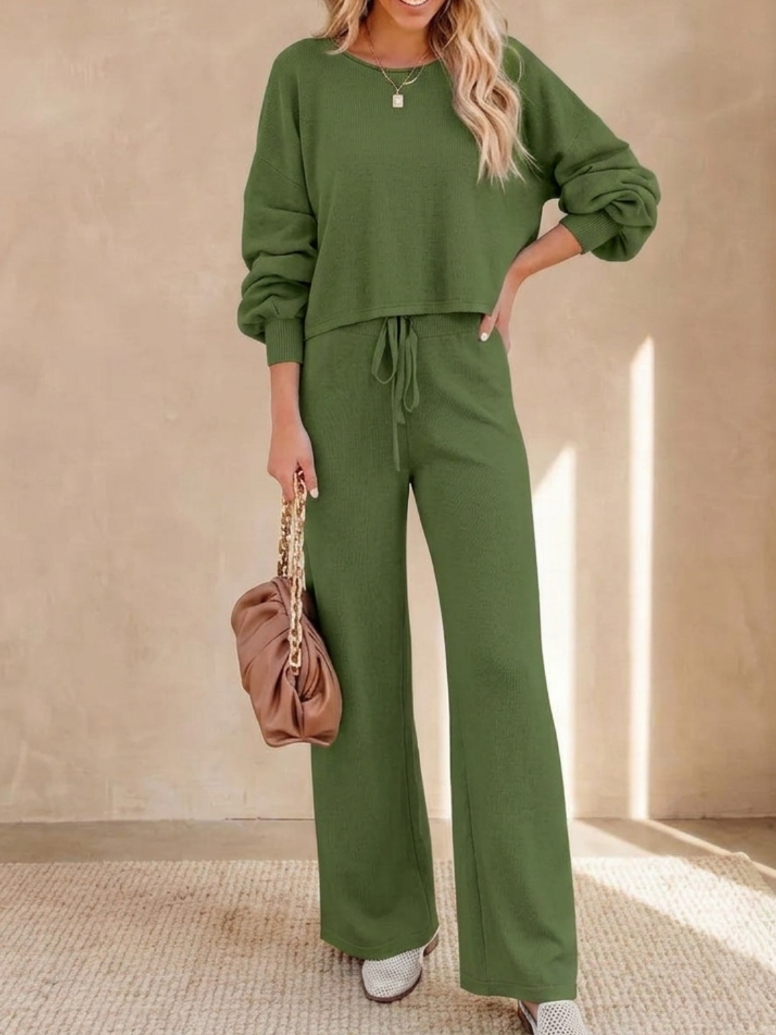 Phoebe | Women's Cropped Sweatshirt and Wide-Leg Pants Lounge Set