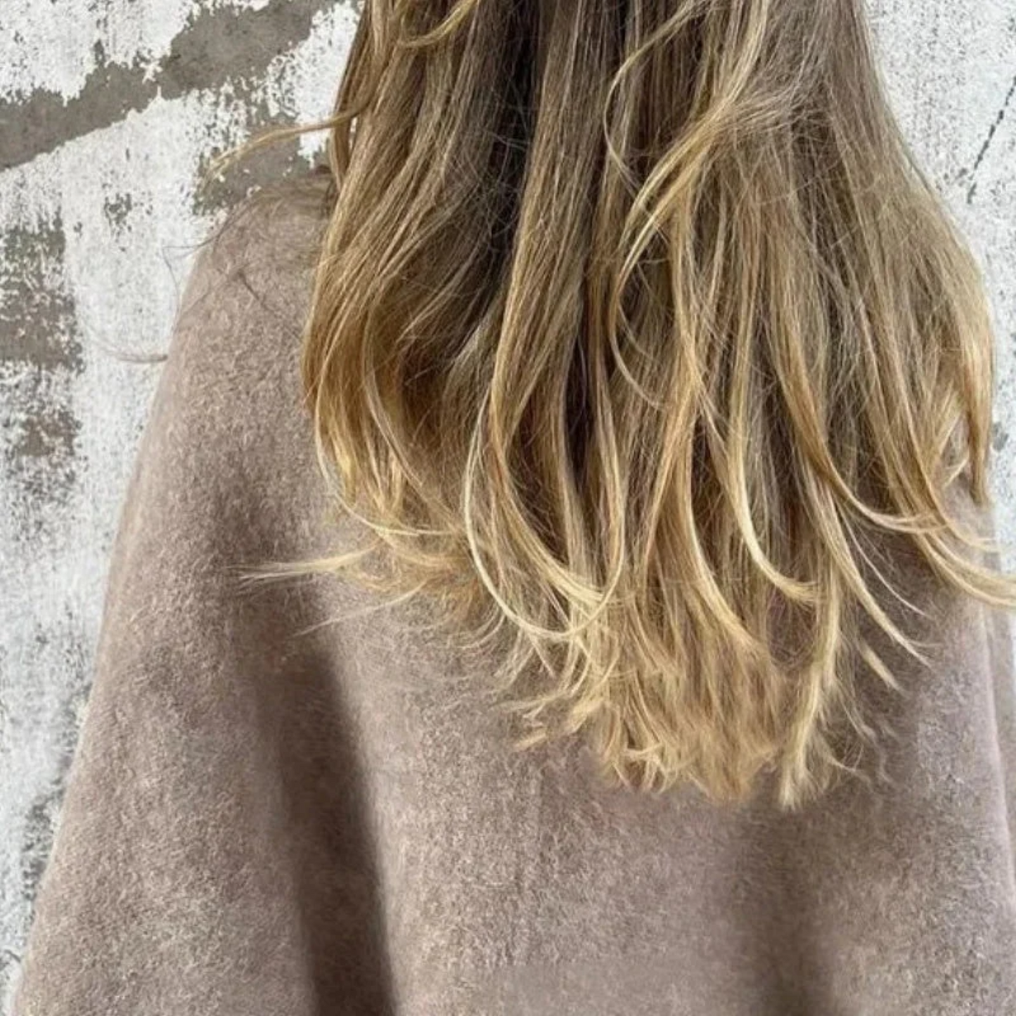 Lola | Refined Coat with Timeless Charm