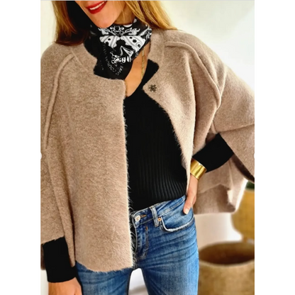 Lola | Refined Coat with Timeless Charm