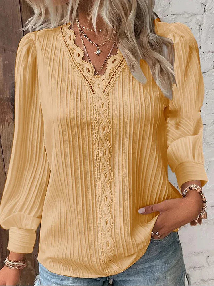 Grace | Blouse with Chiffon and Lace Details