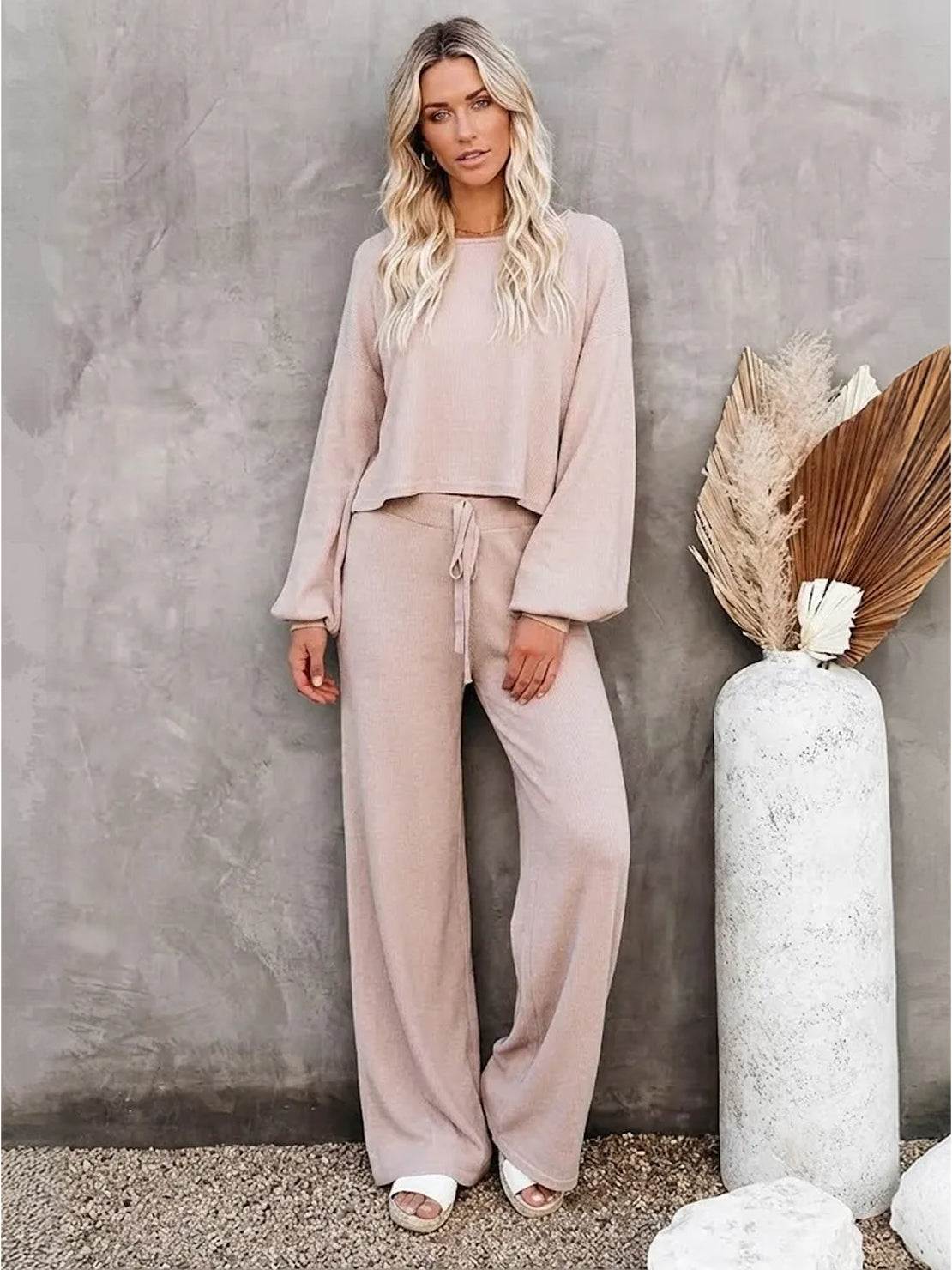 Phoebe | Women's Cropped Sweatshirt and Wide-Leg Pants Lounge Set