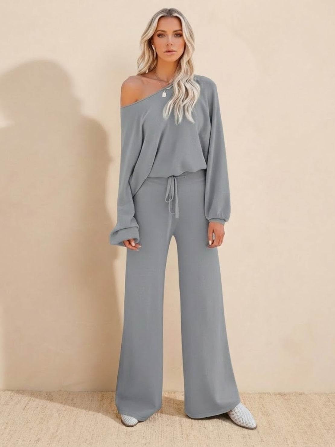 Phoebe | Women's Cropped Sweatshirt and Wide-Leg Pants Lounge Set