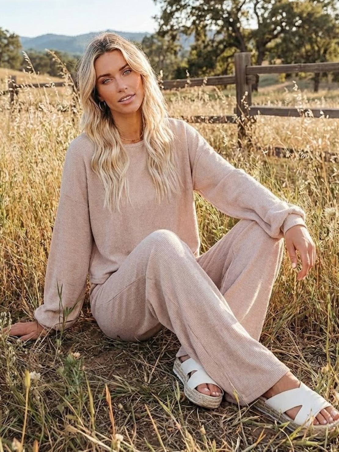 Phoebe | Women's Cropped Sweatshirt and Wide-Leg Pants Lounge Set