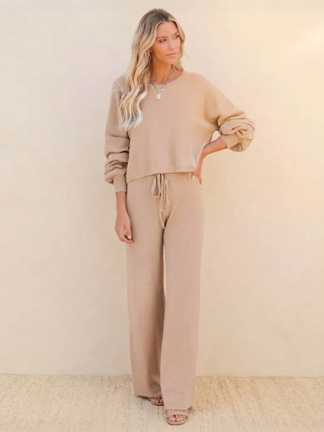 Phoebe | Women's Cropped Sweatshirt and Wide-Leg Pants Lounge Set