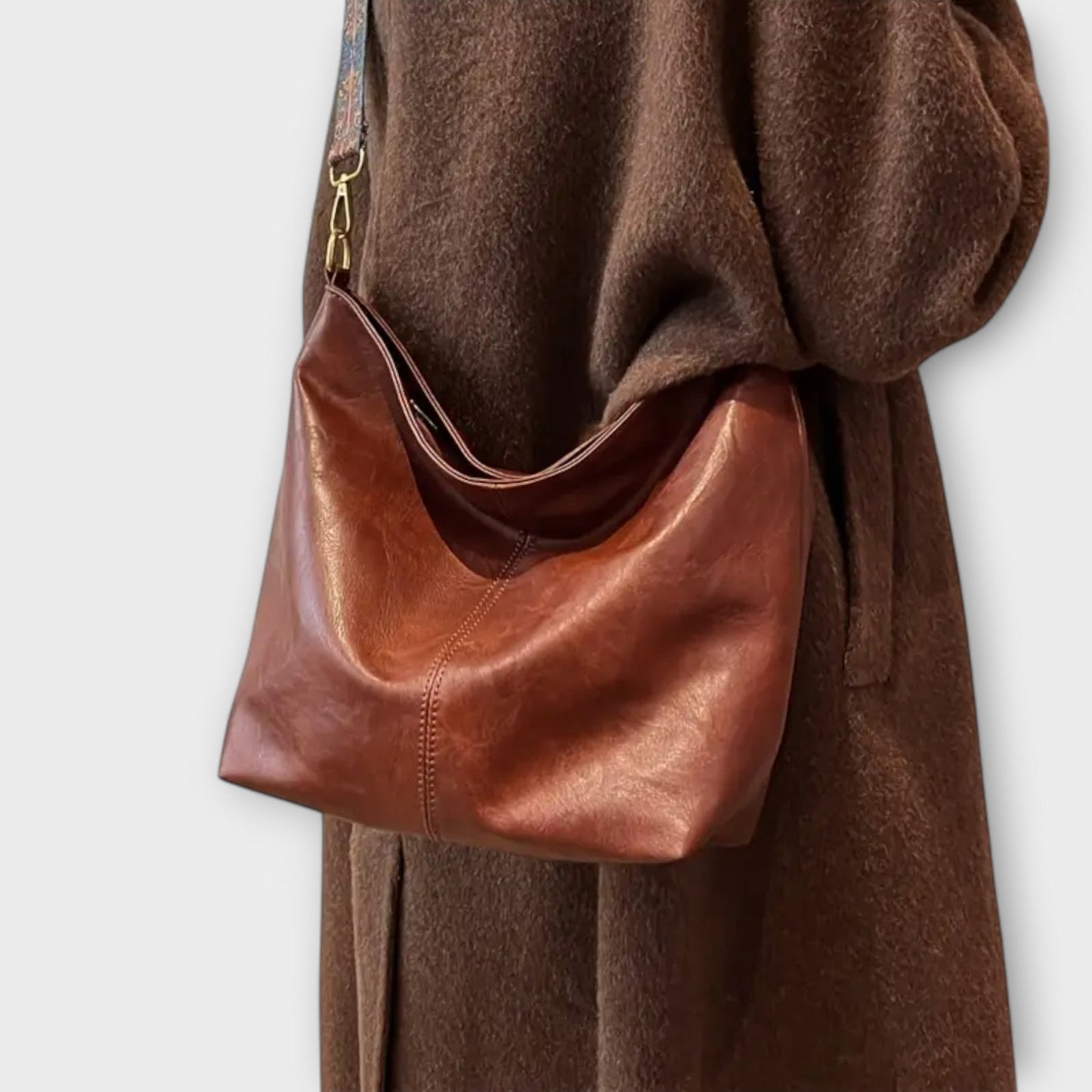 Megan | Shoulder Bag with Distinctive Strap