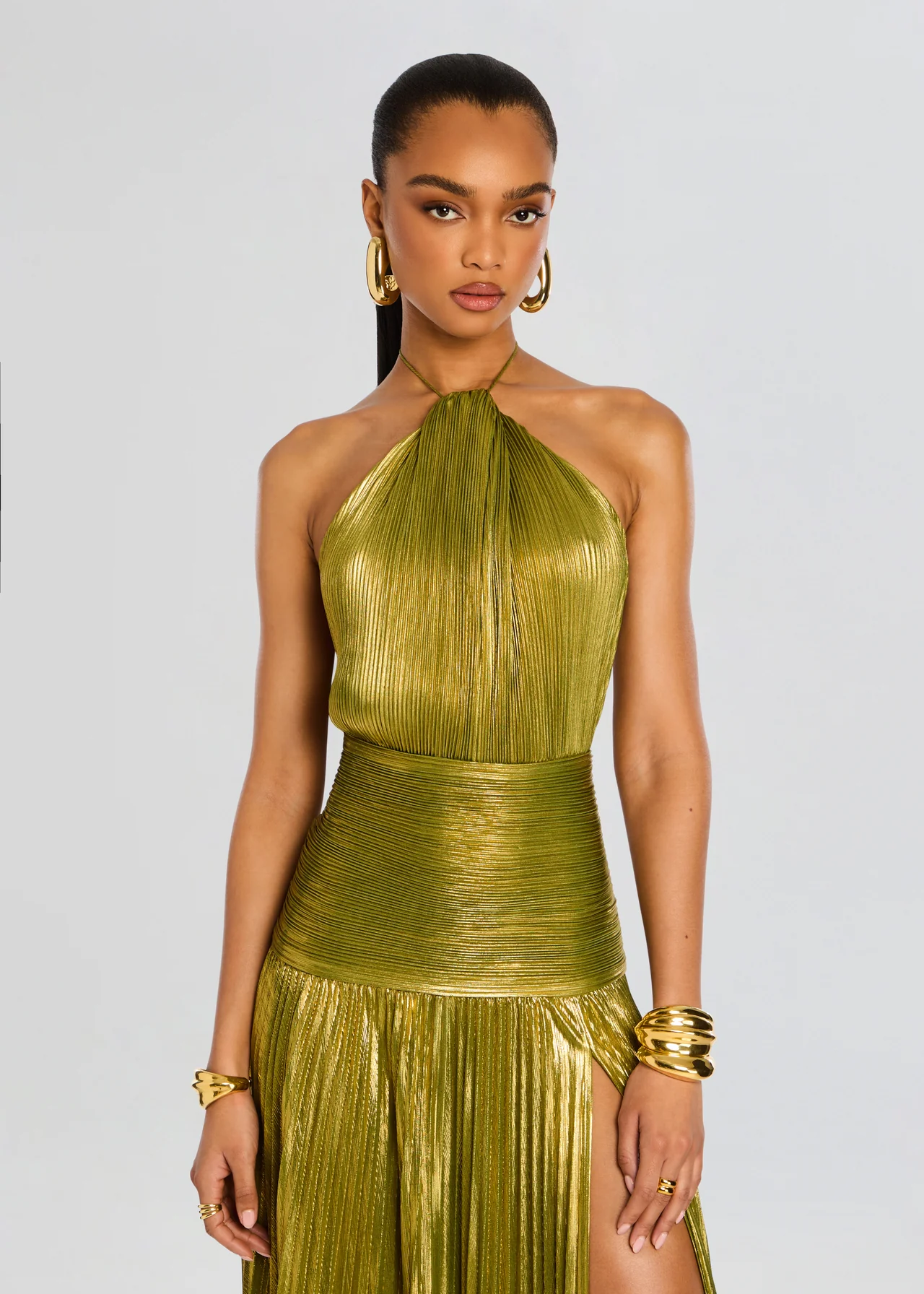 Aria | Long dress with a sensual cut and luxurious finish