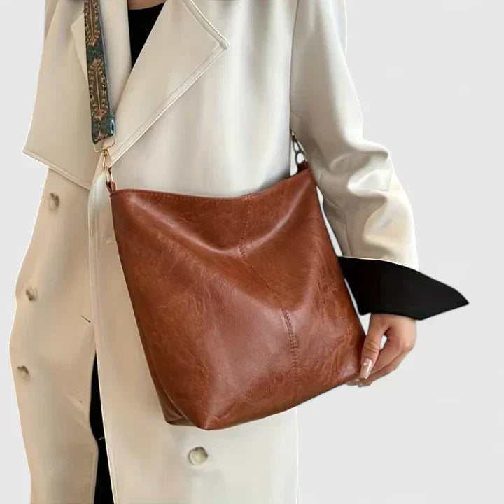 Nadia | Shoulder Bag with Distinctive Character